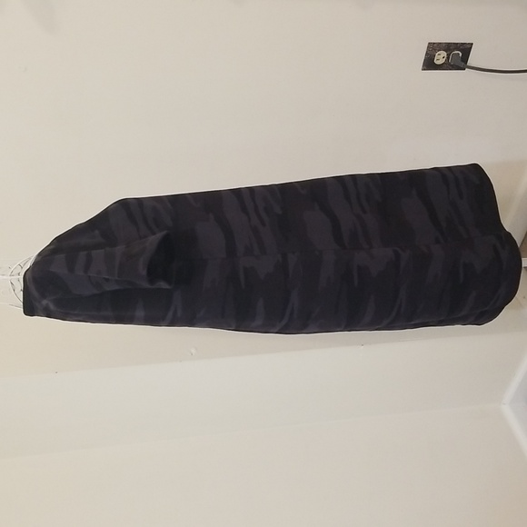 T by Talbots camouflage dress. Size small - Picture 3 of 7